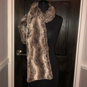 ⚜️🆕Ann Taylor Loft Fur Plush Scarf  Neck Wrap